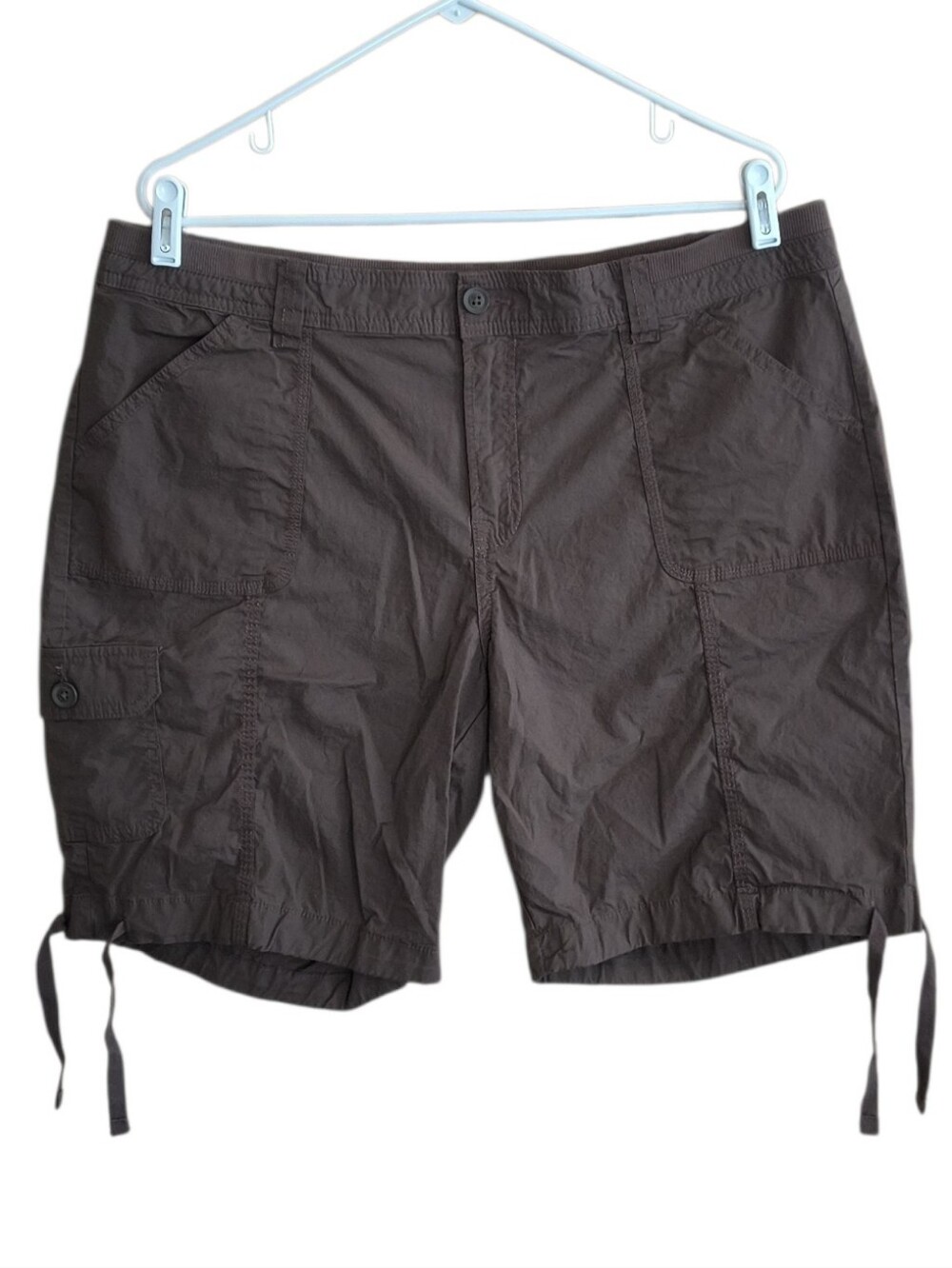 St. John's Bay Taupe Cargo Shorts Size 18P